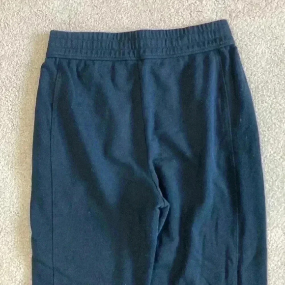 ⭐️ Fabletics black high rise sweatpants in size medium - Picture 5 of 6